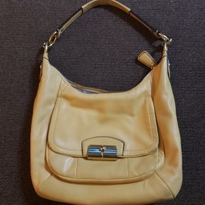Coach sholder hobo bag buttercup yellow
